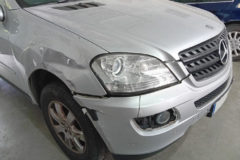 Mercedes aleta rota antes de reparar